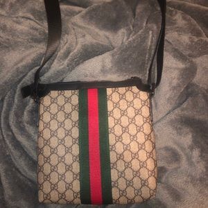 Gucci messenger bag